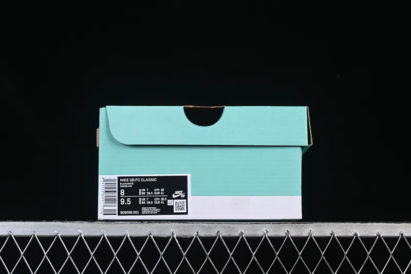All categories Nk SB Dunk series Nike SB Fc Classic campus sneakers Nike SB Fc Classic Nike autumn and winter campus casual sneakers 909096-001